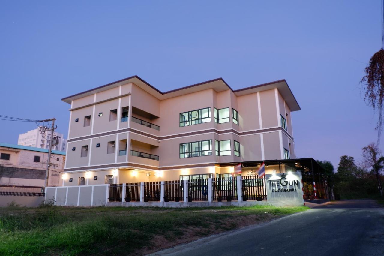 The Gun Hotel Surin Exterior photo