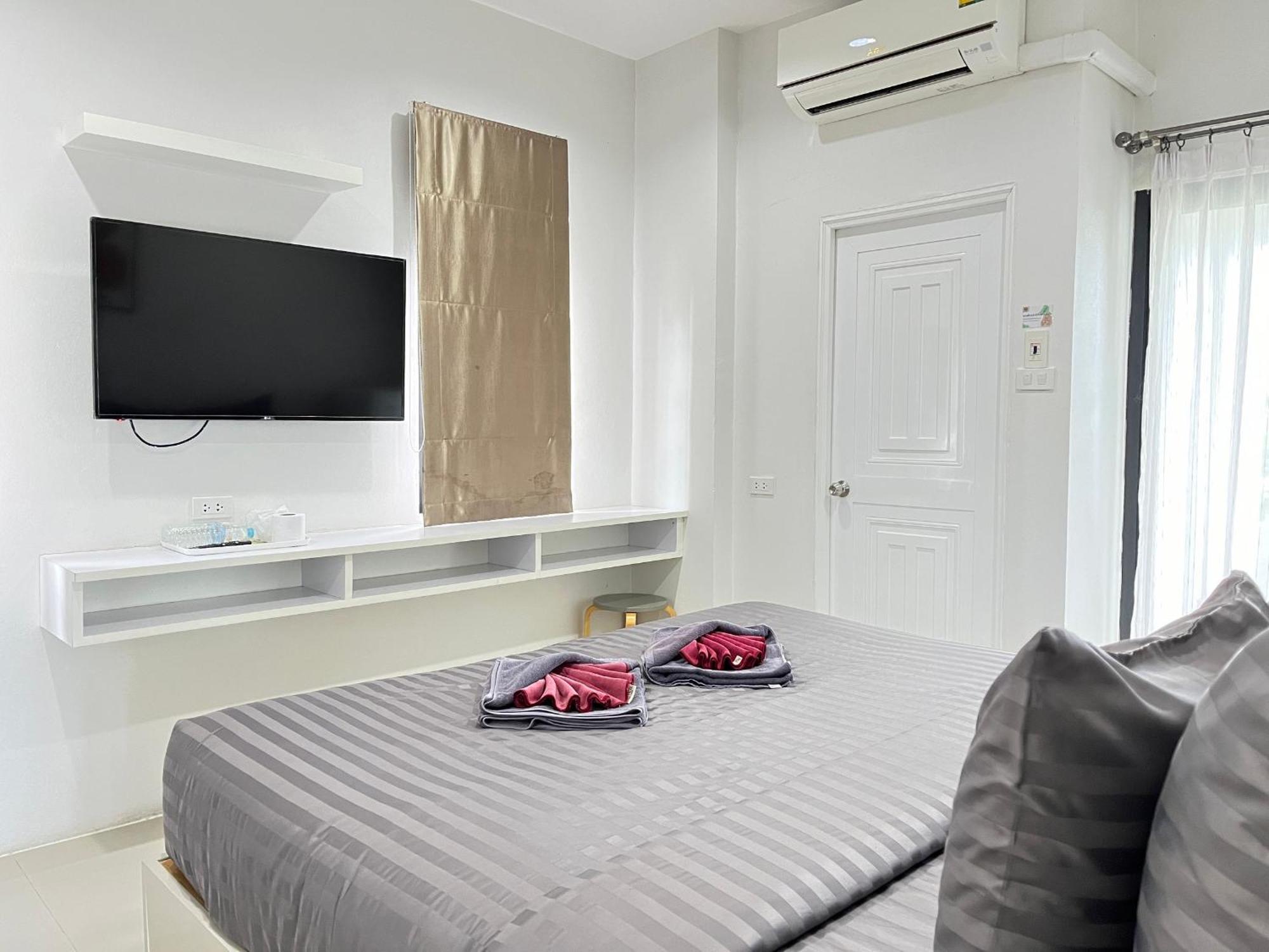 The Gun Hotel Surin Exterior photo